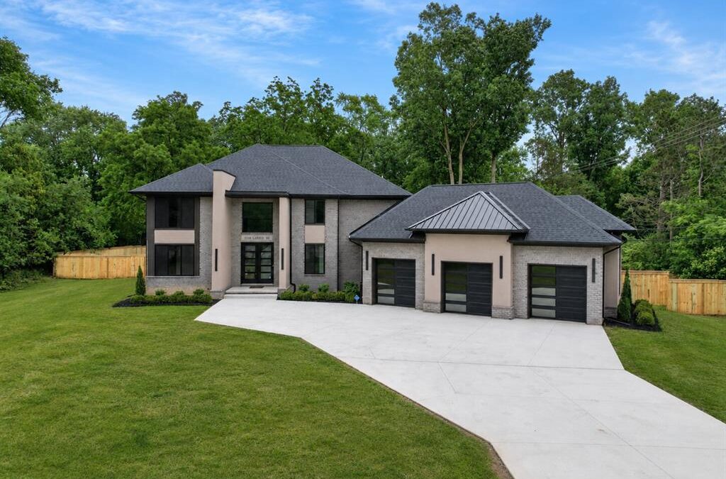 31130 Lahser Beverly Hills Vlg, Michigan 48025
